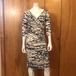 Diane von Furstenberg size 6 Ruched Dress